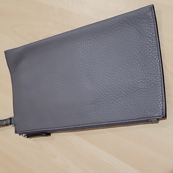 Michael Kors wristlet wallet - Picture 3 of 8